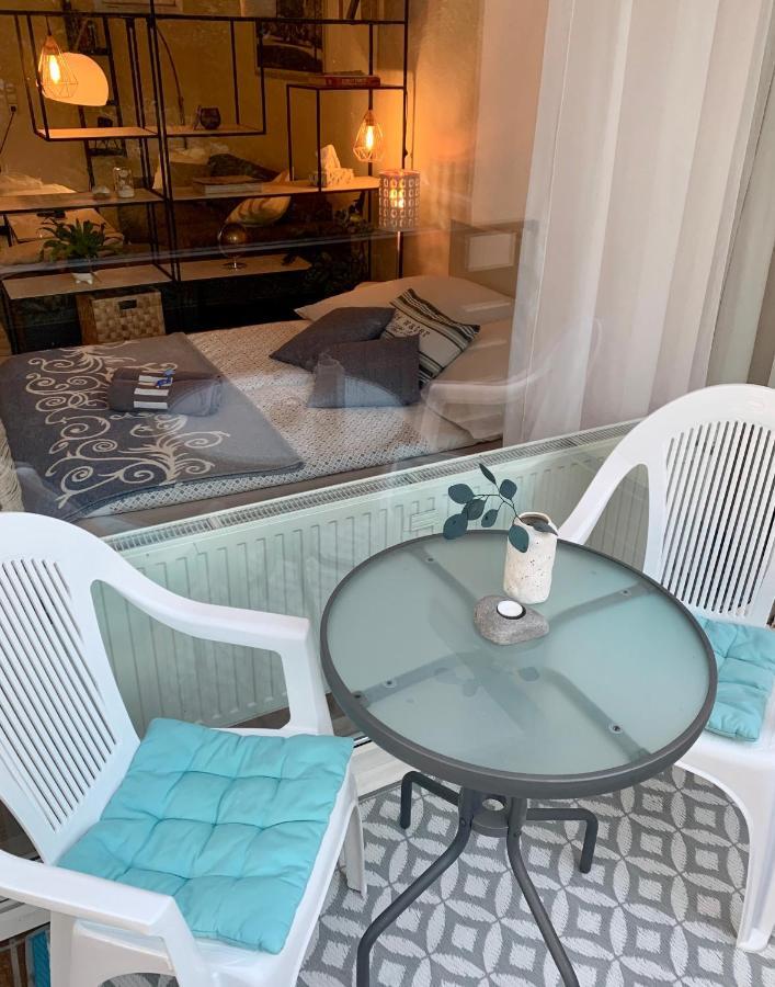 'Das Kleine Feine' - Ruhige, Helle Ferienwohnung Mit Parkplatz Und Balkon Pforzheim Exteriör bild
