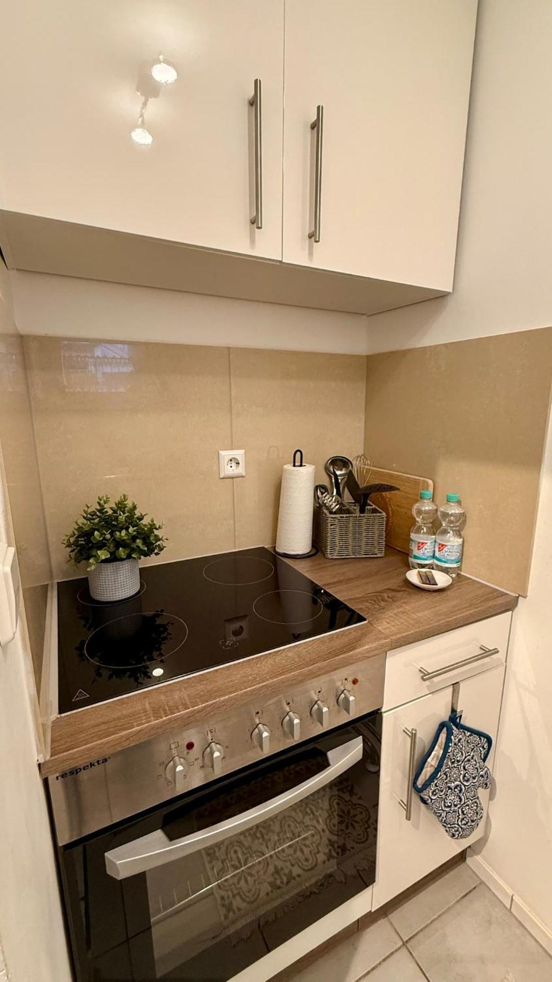 'Das Kleine Feine' - Ruhige, Helle Ferienwohnung Mit Parkplatz Und Balkon Pforzheim Exteriör bild