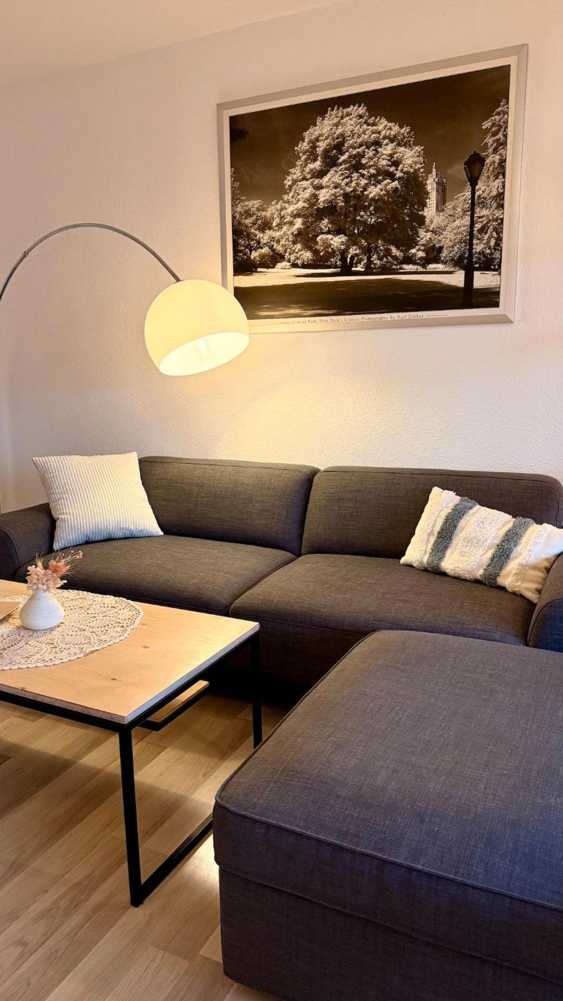 'Das Kleine Feine' - Ruhige, Helle Ferienwohnung Mit Parkplatz Und Balkon Pforzheim Exteriör bild